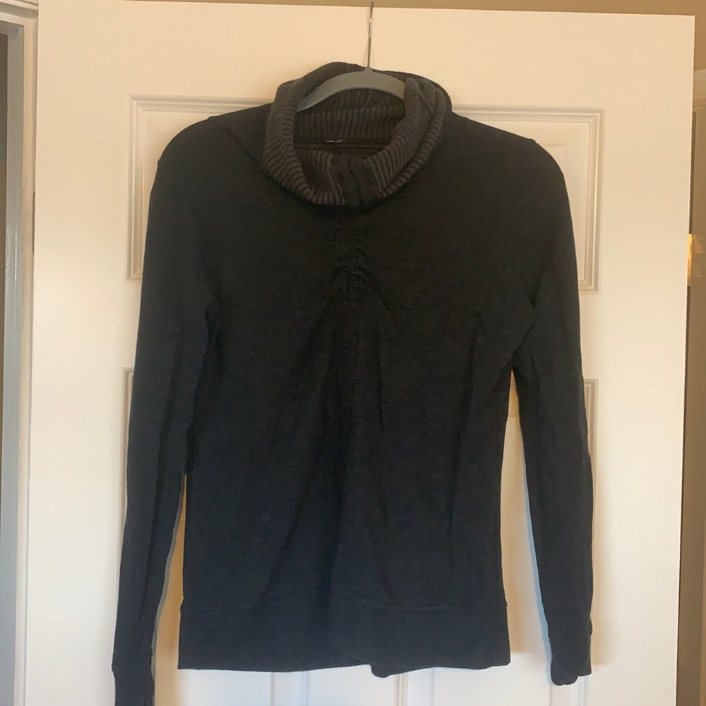 Lululemon funnel neck sweatshirt